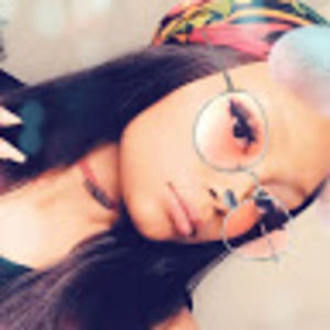 Meet your Posher, Simoné